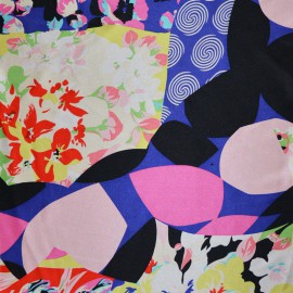 Tissu Satin de Soie imprimé fleurs et geometrique